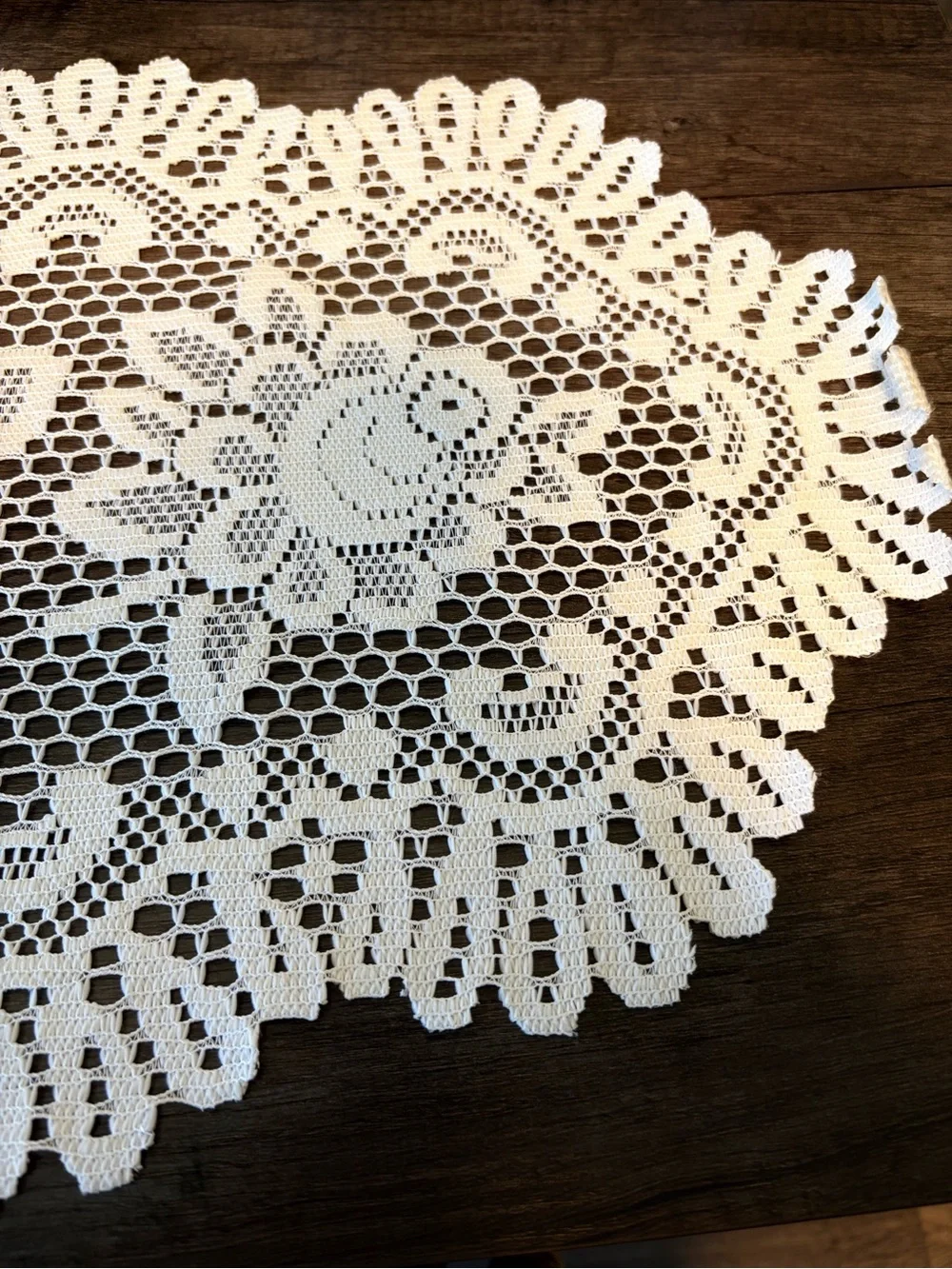 Vintage White Crochet Lace Table Runner Floral Scalloped Edge 32.5” x 14.5”